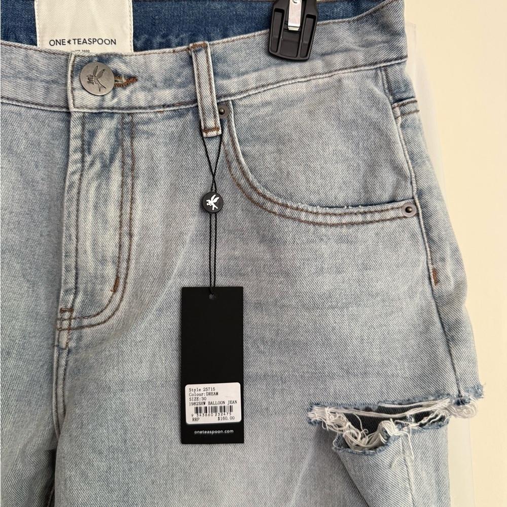 NWT One Teaspoon Light Wash Straight Leg Jeans Size 30 - Picture 6 of 7